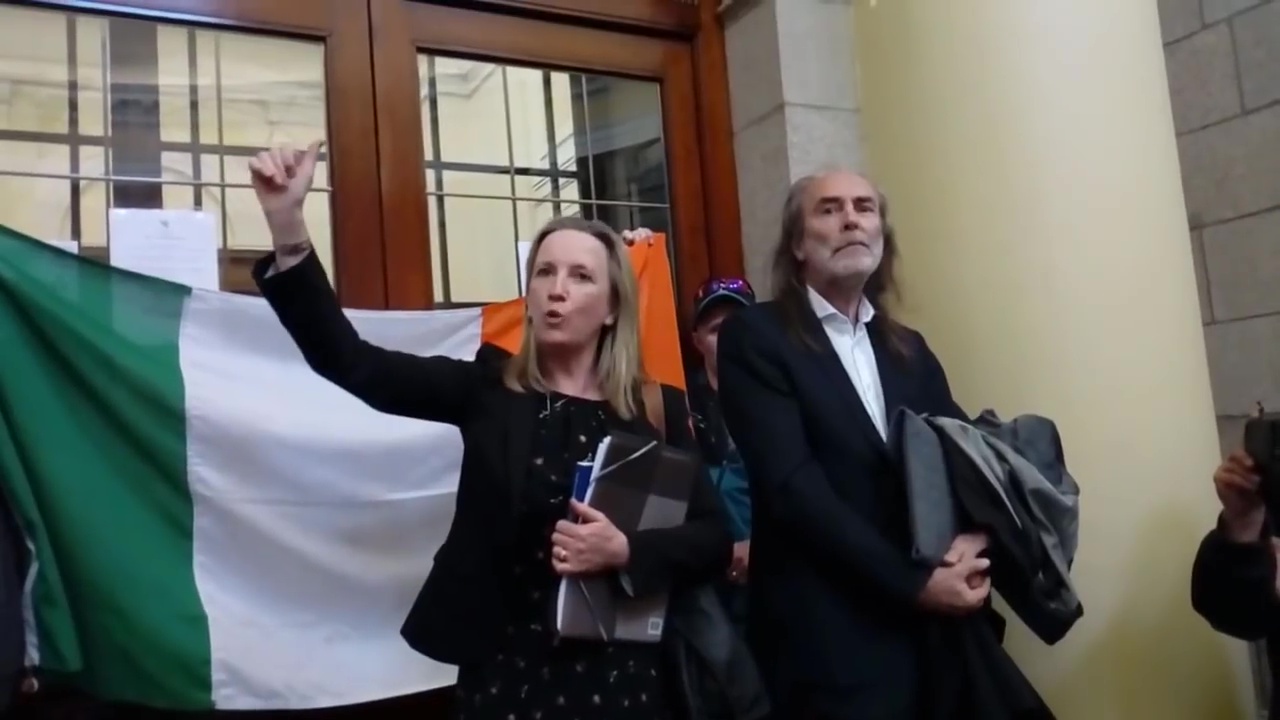 Gemma O'Doherty & John Waters At The High Court Dublin 21-4-2020 - CITIZENS ARMY UNITE!